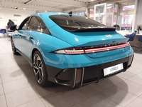 Вид сзади слева