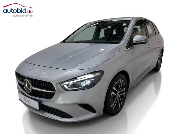 Skats no kreisās puses priekšā