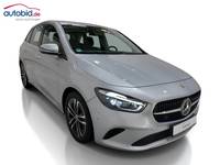 Skats no labās puses priekšā