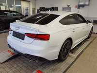 Pogled od pozadi desno