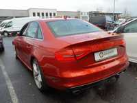 Skats no kreisās puses aizmugurē