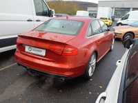 Skats no labās puses aizmugurē