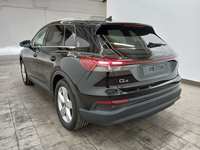 Skats no kreisās puses aizmugurē