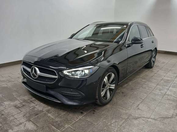 Skats no kreisās puses priekšā