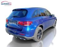 Skats no labās puses aizmugurē