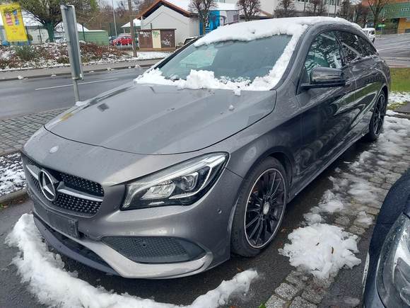 Skats no kreisās puses priekšā