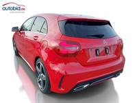 Skats no kreisās puses aizmugurē