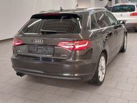 Widok z tyłu po stronie prawej