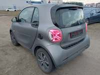 Vaade tagant vasakult