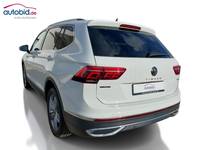 Вид сзади слева