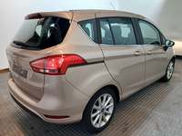 Pogled od pozadi desno