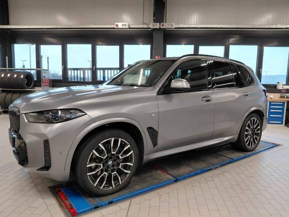 Pogled od napred levo