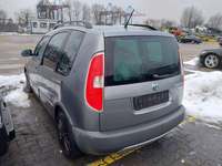 Vaade tagant vasakult