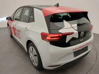 Вид сзади слева