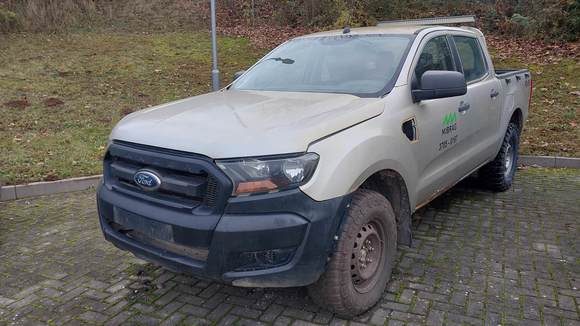 Skats no kreisās puses priekšā