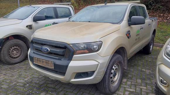 Skats no kreisās puses priekšā