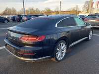 Pogled od pozadi desno