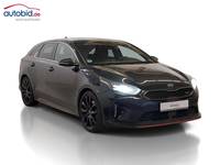 Skats no labās puses priekšā