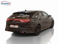 Skats no labās puses aizmugurē