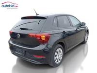 Skats no labās puses aizmugurē