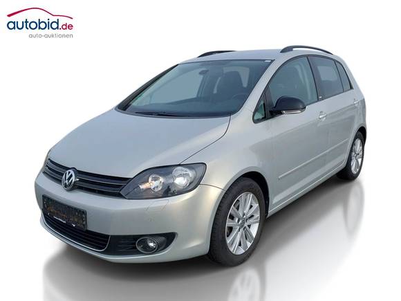 Skats no kreisās puses priekšā