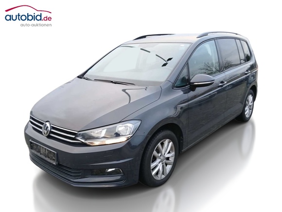 Skats no kreisās puses priekšā