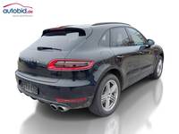 Skats no labās puses aizmugurē