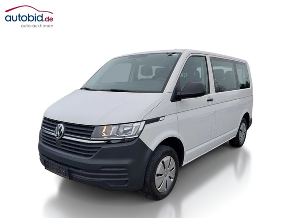 Skats no kreisās puses priekšā