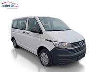 Skats no labās puses priekšā