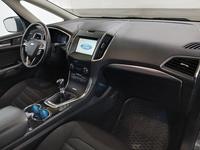 Вид на салон