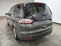 Вид сзади слева