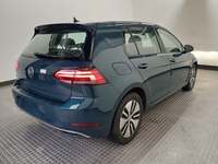 Pogled od pozadi desno