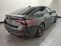 Pogled od pozadi desno