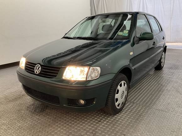 Pogled od napred levo