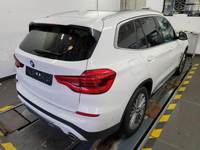 Skats no labās puses aizmugurē