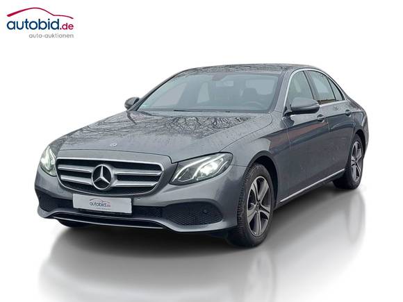 Pogled od napred levo