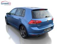 Skats no kreisās puses aizmugurē