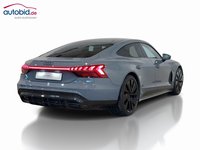 Pogled od pozadi desno