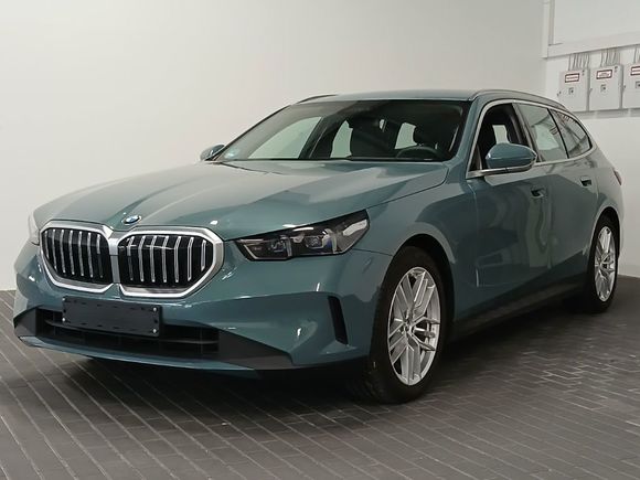 Pogled od napred levo