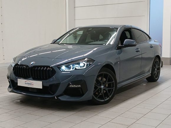 Pogled od napred levo