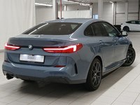 Pogled od pozadi desno