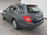 Pogled od pozadi levo