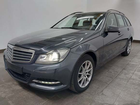 Pogled od napred levo