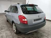 Pogled od pozadi levo