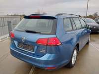 Pogled od pozadi desno