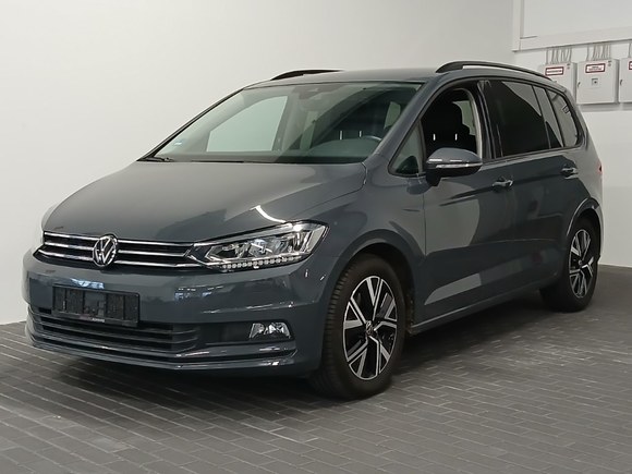 Pogled od napred levo