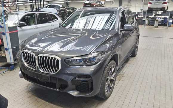 Pogled od napred levo