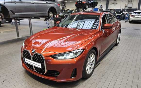 Pogled od napred levo