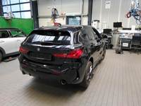 Pogled od pozadi desno