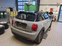 Pogled od pozadi desno